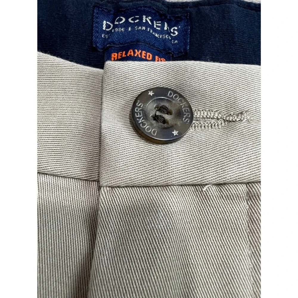 Dockers Comfort Khaki Mens 36x34 Tan Relaxed Fit Pleated Stretch Chino Pants D13